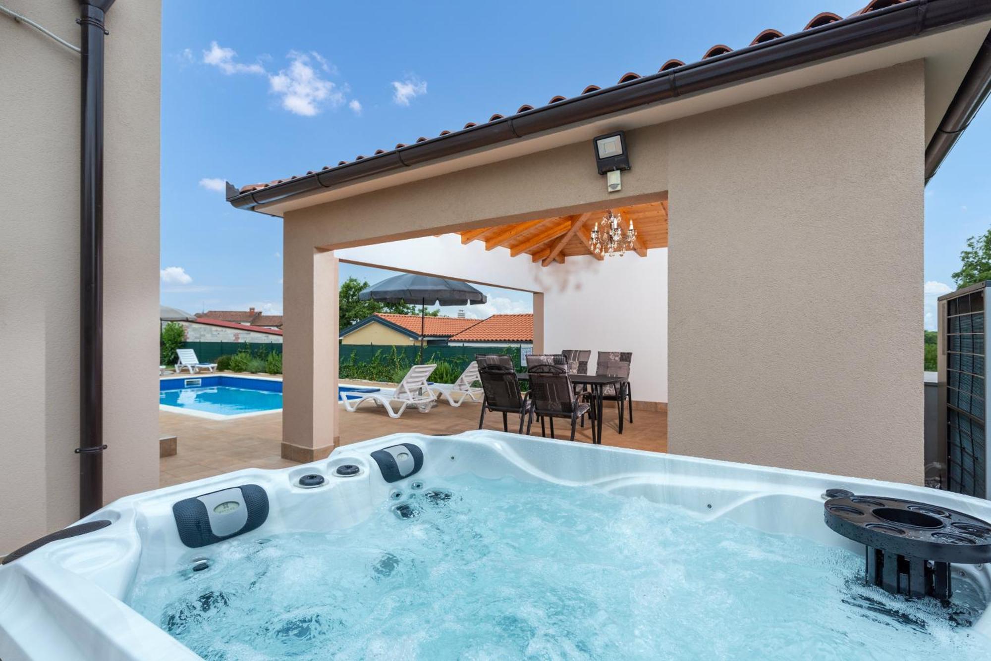Villa Buroli With Pool, Sauna And Jacuzzi Exterior foto